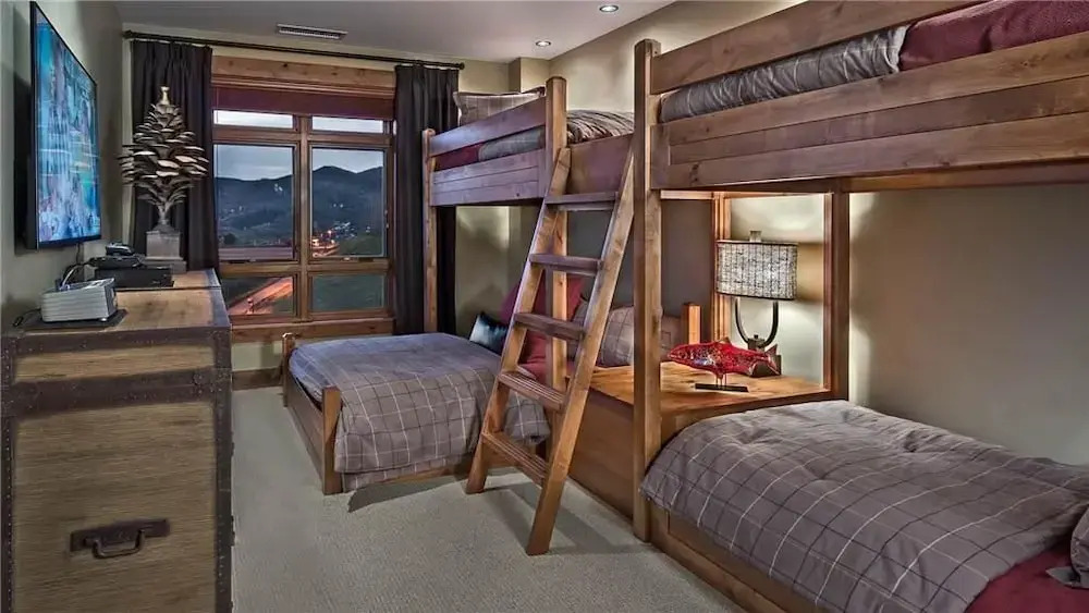 Cougar Mountain 501 4 BedroomCondo By Moving Mountains
