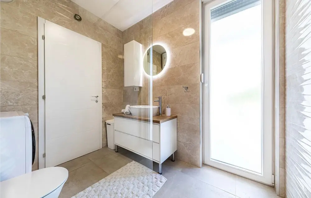 Beautiful Apartment in Okrug Gornji With 1 Bedrooms, Wifi and Outdoor Swimming Pool