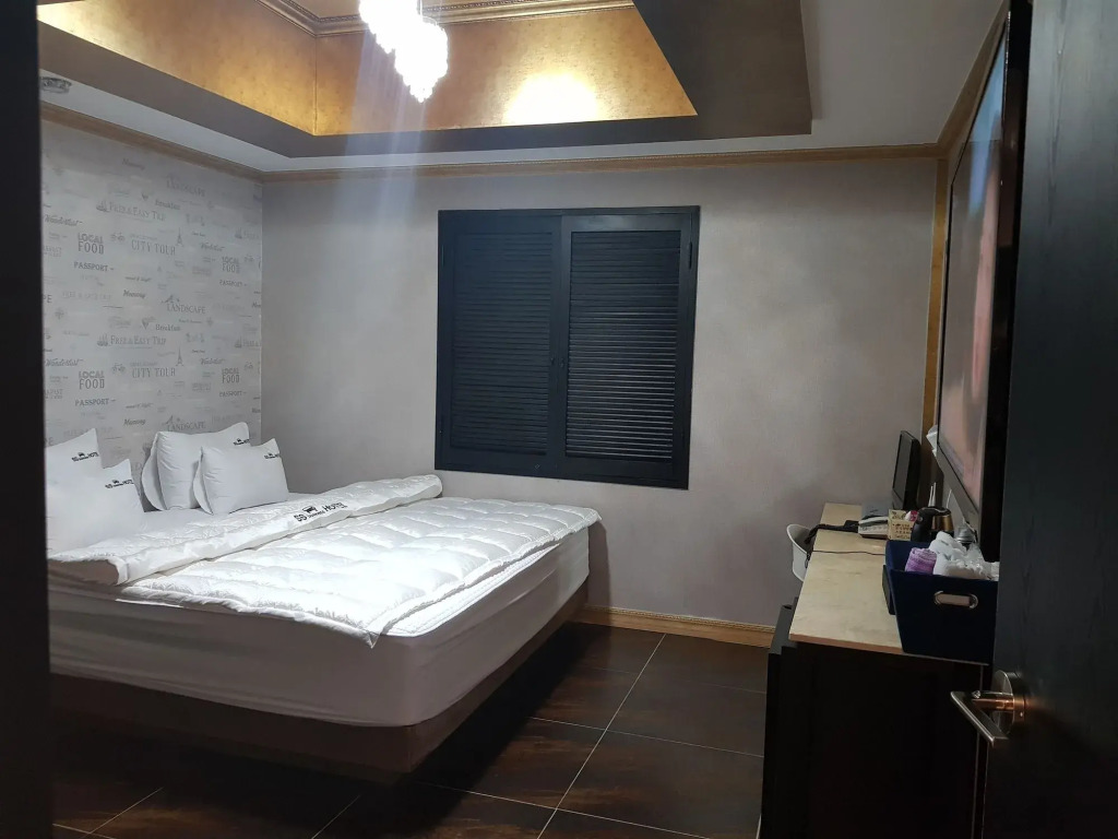 Business Hotel