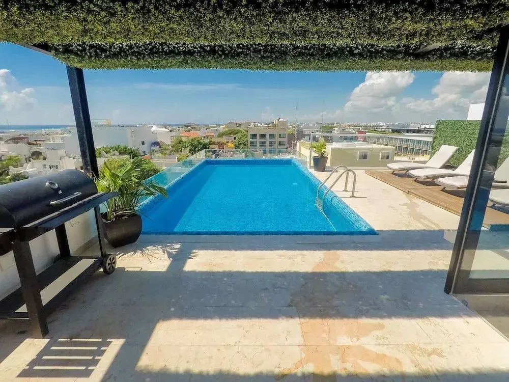 Lovely 1 Br Apartment, 3 Blocks To Mamita's, Roof Pool Views, Bbq