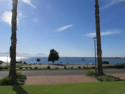 Point Village Accommodation - Santos 6
