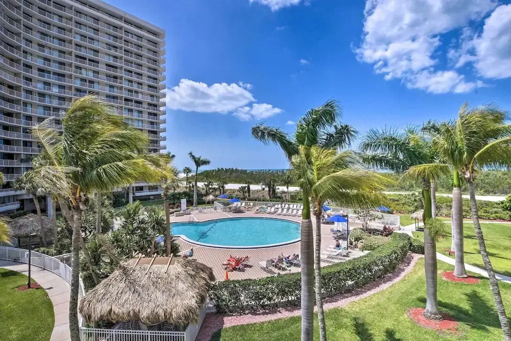 Resort-style Condo w/ Pool, Gym, Tennis + More!