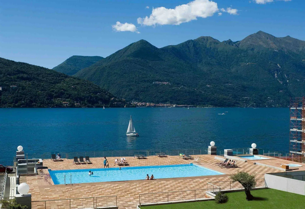 Golfo Gabella Lake Apartments