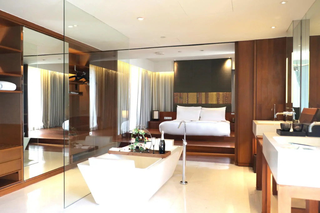 Hansar Bangkok Hotel