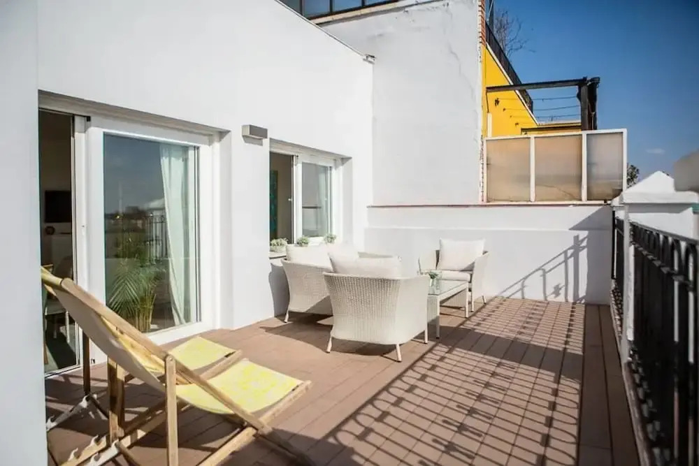 Stunning 1 bed W/sunny Terrace in Madrid Center