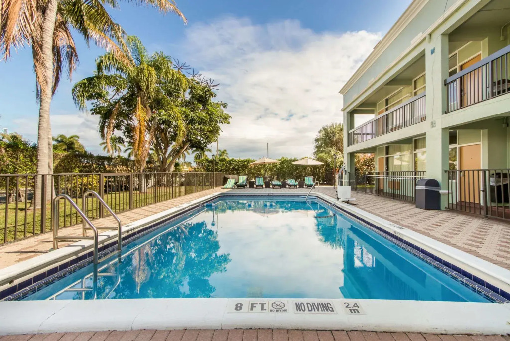 Boca By The Sea Hotel