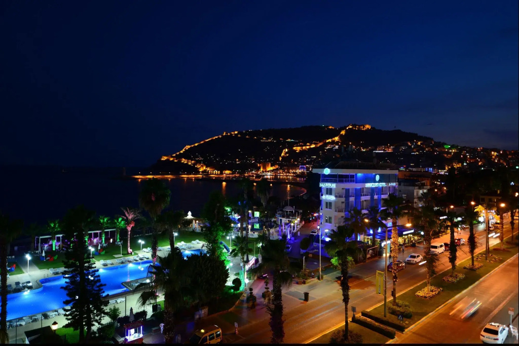 DeMANOR HOTEL ADULT ONLY