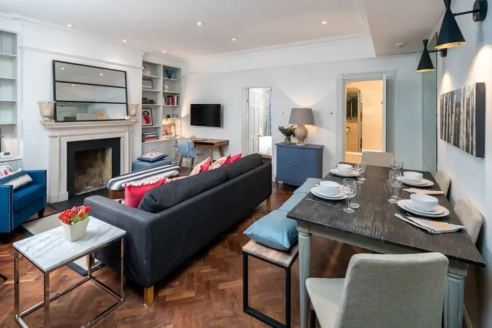JOIVY Charming 1BR flat w Patio in the Heart of Pimlico