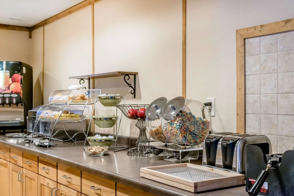 Rodeway Inn & Suites Tomahawk