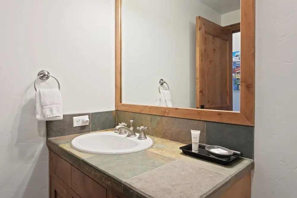 Shooting Star Lodge at Deer Valley Resort - Two Bedroom Residence #103 2 Condo
