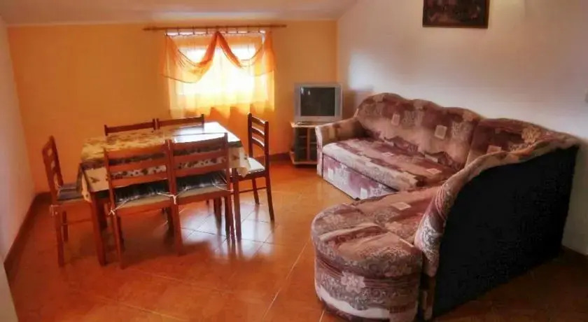 Apartments Avdi 315