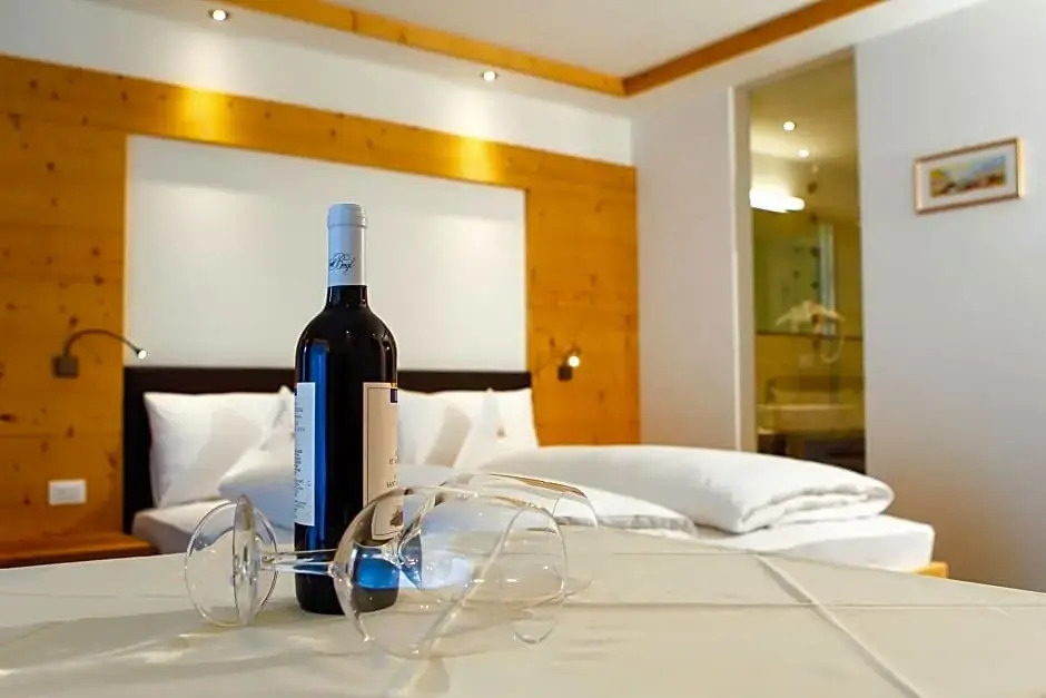 Garni-Hotel Aghel Suites & Apartments