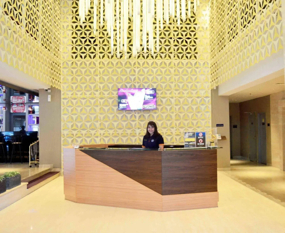 CROWN PRINCE Hotel Surabaya Managed by Midtown Indonesia