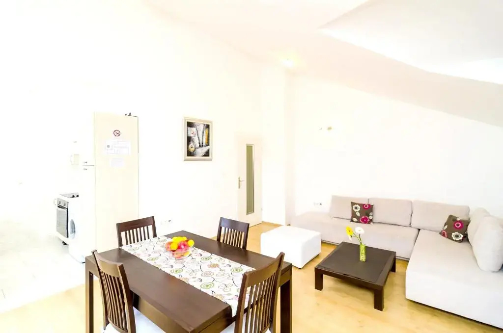 Apartment with One Bedroom in Dubrovnik, with Wonderful Sea View, Furnished Terrace And Wifi - 300 M From the Beach