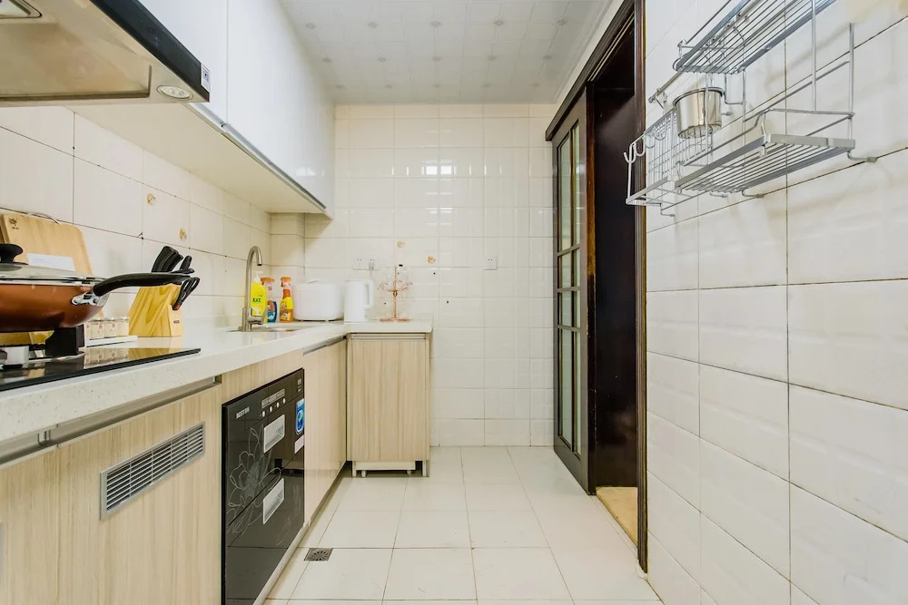Locals Boutique Apartment Jiuzhou Port.3