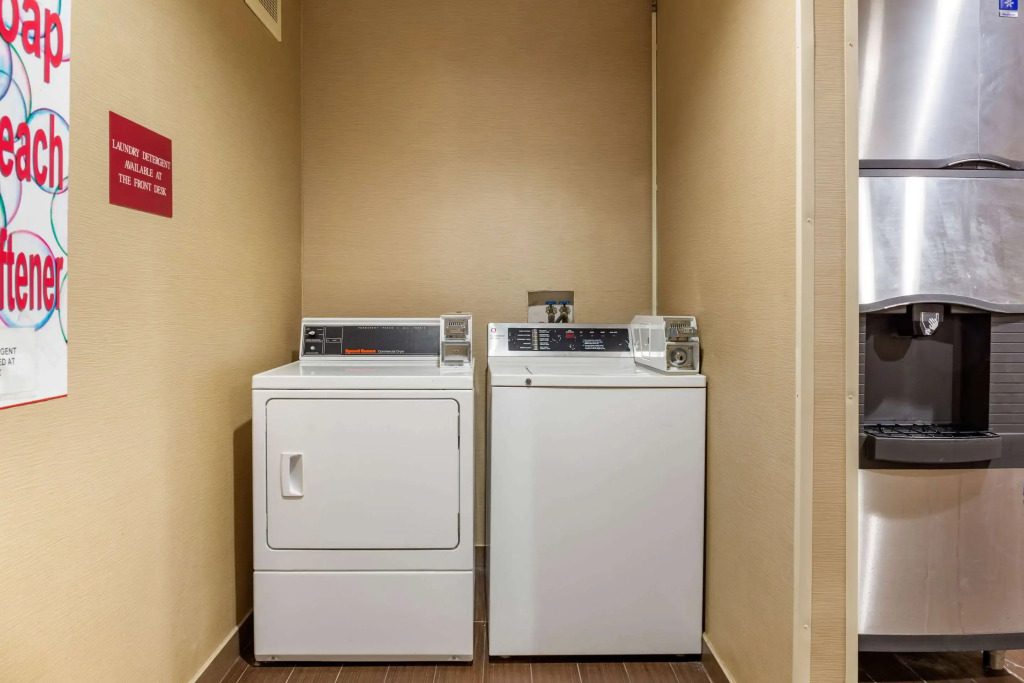 Comfort Suites Dover University Area