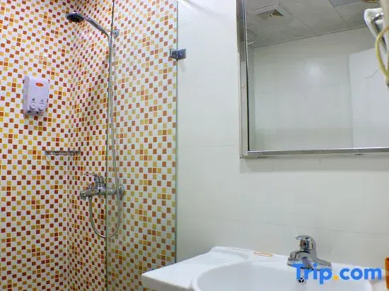 Homeinn Hotel (Shaoguan Wujiang Bridge Zhongshan Park Riverside)