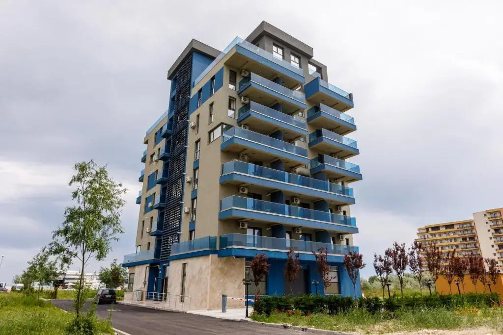 North Club Apartments II