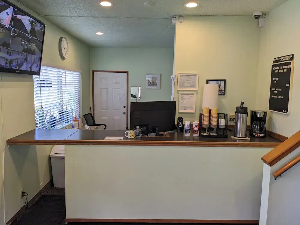 K&E Motor Inn