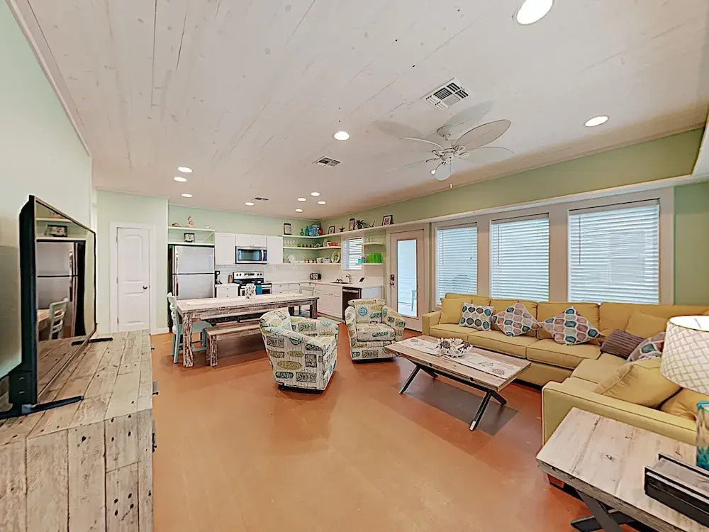 318 S Station Street Condo #4 4 Bedrooms 2.5 Bathrooms Condo