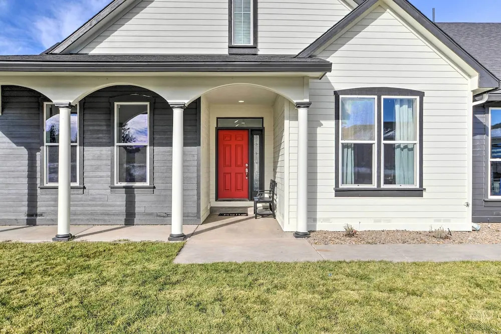 Alluring Home w/ Fire Pit u003c 1/2 Mi to OIT