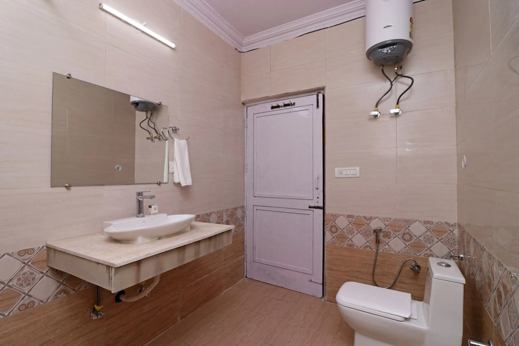 Hotel O Royal Palace
