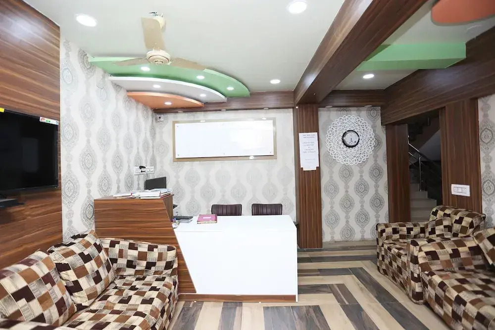 OYO 24770 Hotel Siddhi