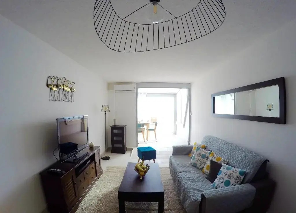 Nouvelle annonce : Appartement rénové de 66m2 pleine vue mer!