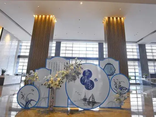 Carlstun International Hotel