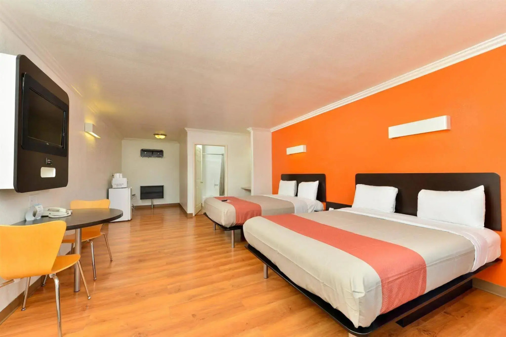 Motel 6 Vista