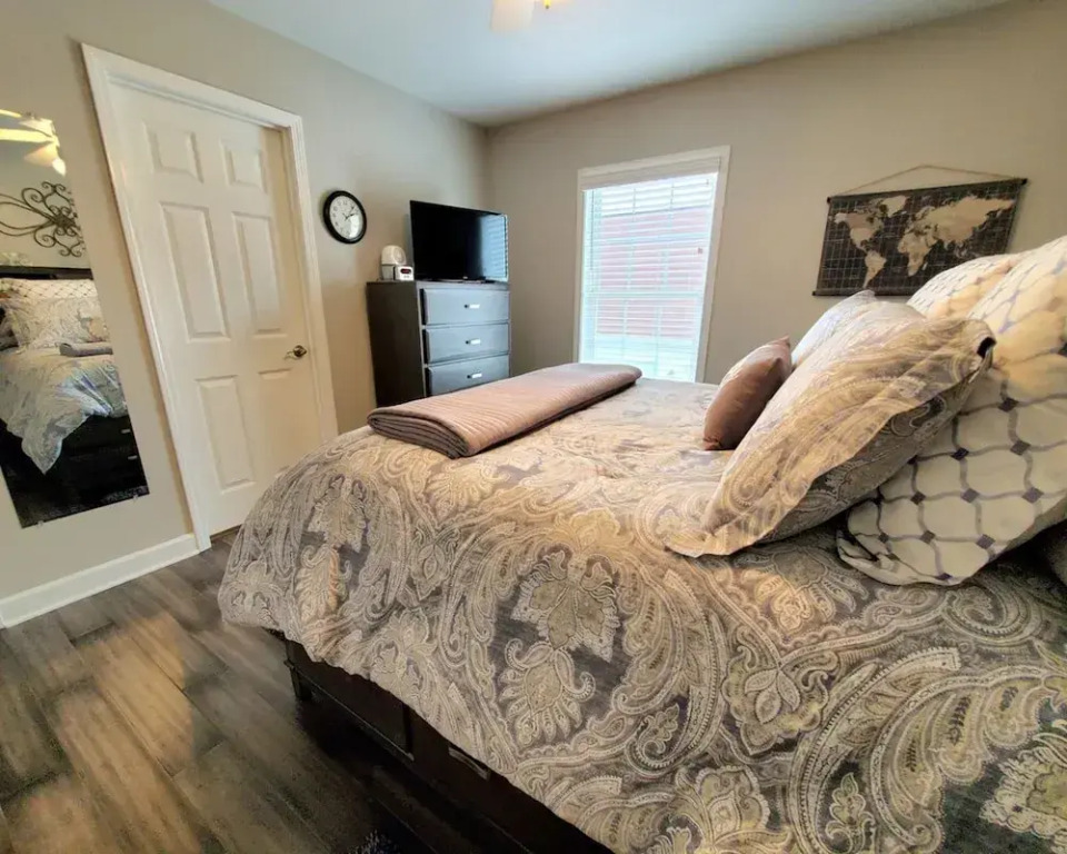 1 Ranked Condo w Pool Gym Gamer Room