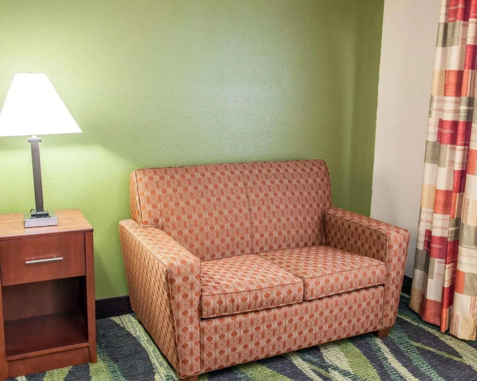 Quality Inn & Suites South Bend Airport