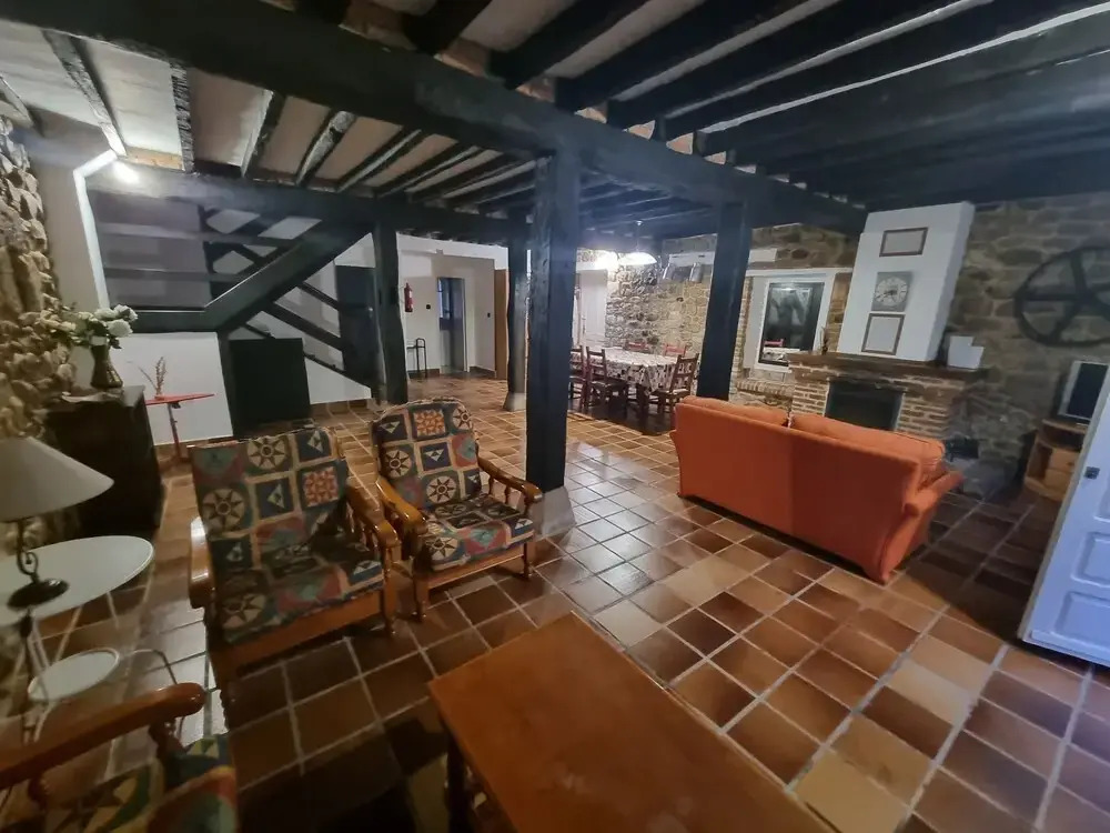 La Jomeruca ,espaciosa casa rural cerca de playa y montaña