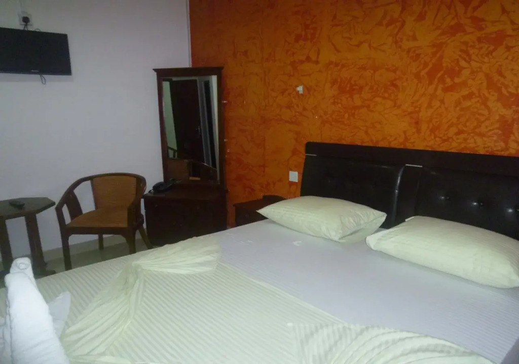Crown Grand Hotel