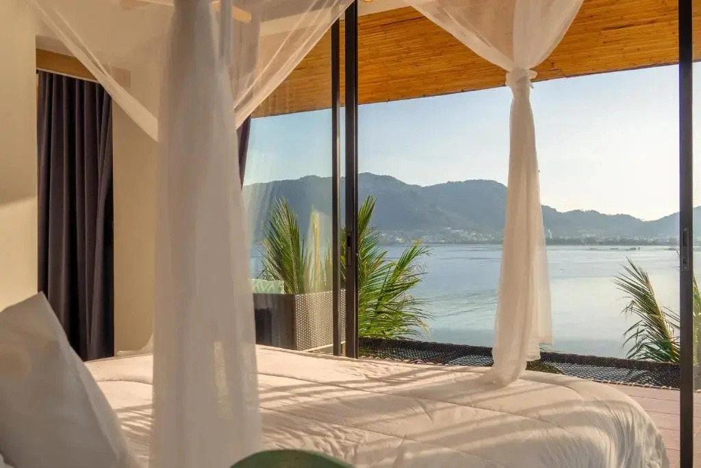 Отель The Cozy Beach Front
