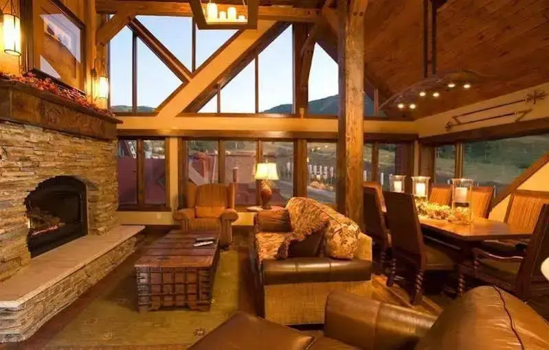 Ski Ge Loft 3 Bedroom Condo by RedAwning