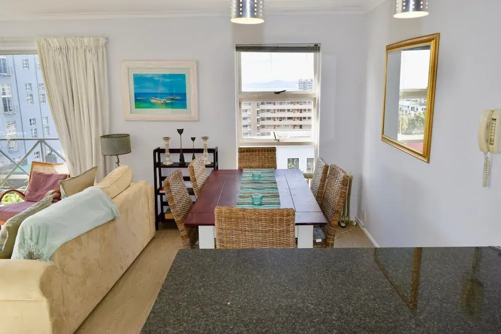 2 Bedroom Apartment With Waterfront Views