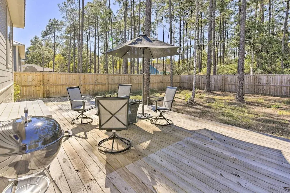 Modern Santa Rosa Beach Retreat w/ Yard & Patio