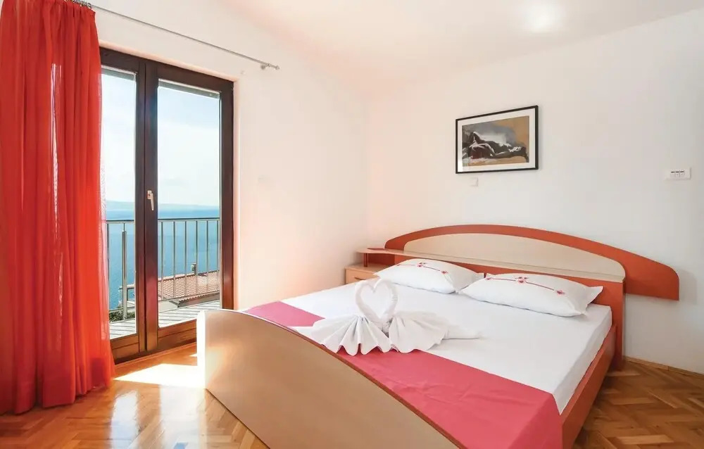Beautiful Home in Omis With Wifi and 8 Bedrooms