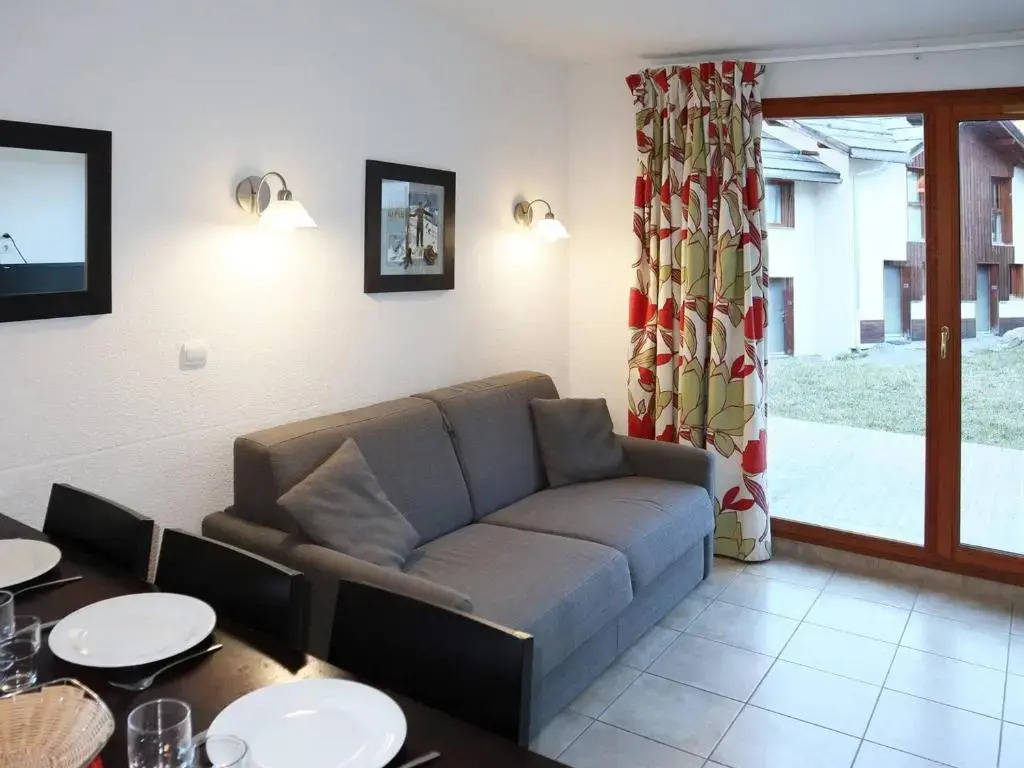 Chalet mitoyen aux Orres avec piscine chauffée, sauna, hammam - skis aux pieds - 6 pers. - FR-1-322-110