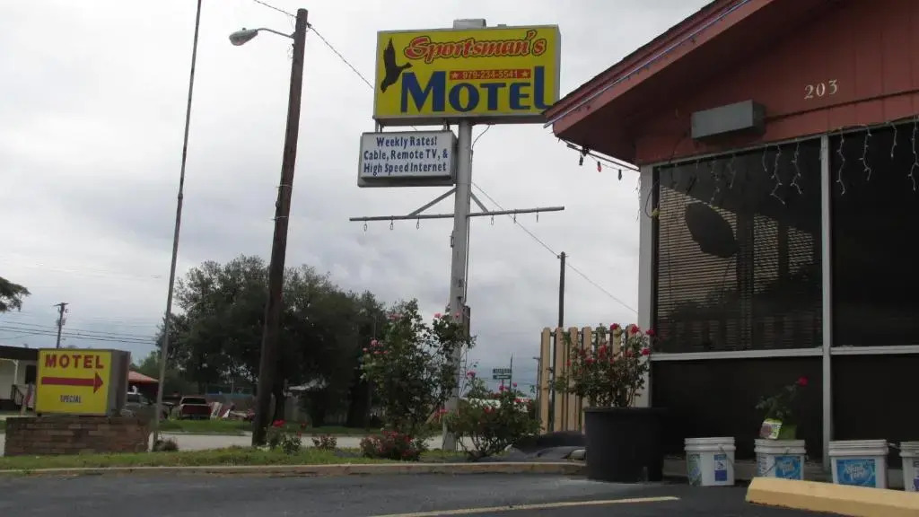 Sportsman Motel