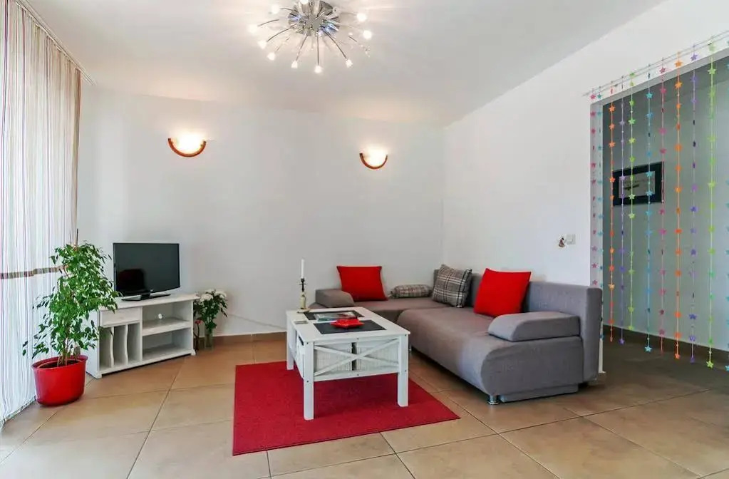 Apartment Biserka
