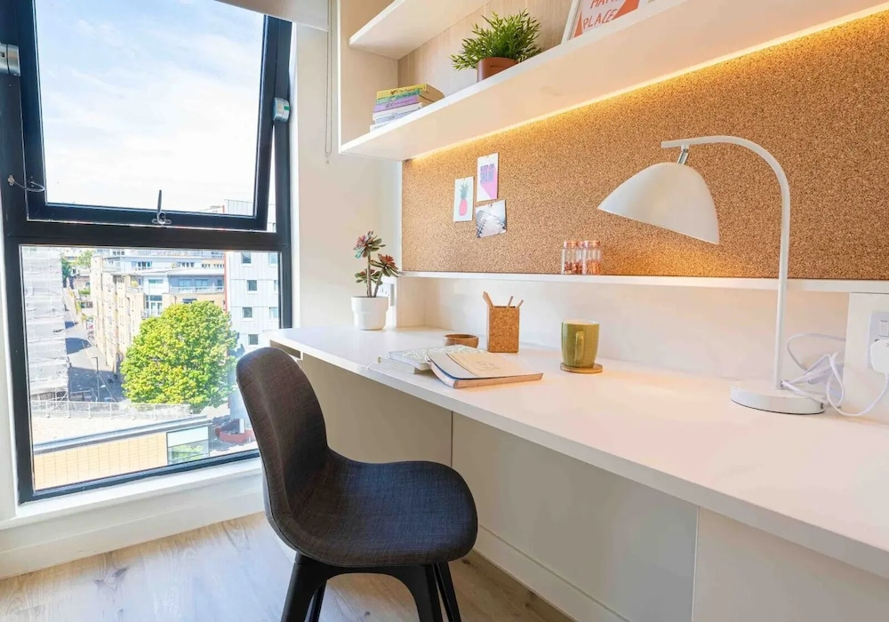 For Students Only - iQ Bristol by Bus Station and 15 Min to Uni