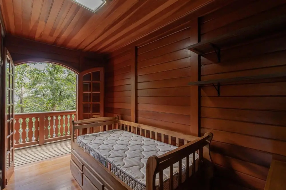 Casa com Lareira e 3 su tes no Parque das Fontes