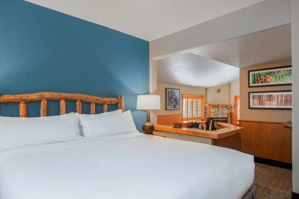 Holiday Inn Resort The Lodge at Big Bear Lake by IHG