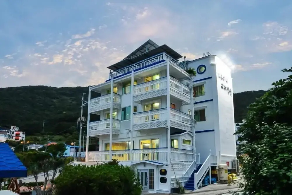 Geoje Santorini Pension