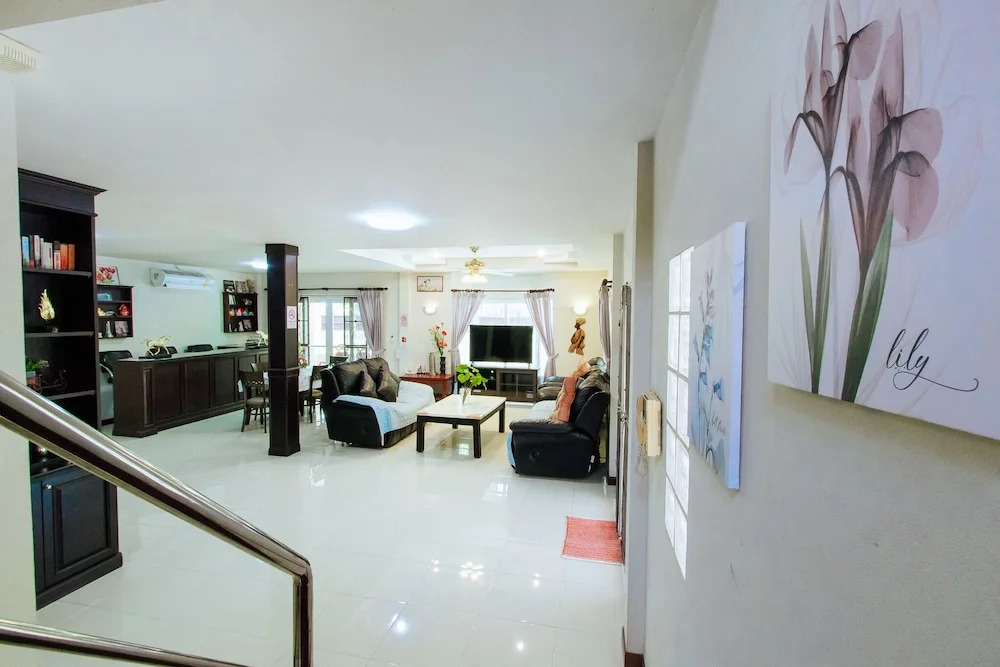PRIVATE RESIDENCE HOSTED by Sasithorn