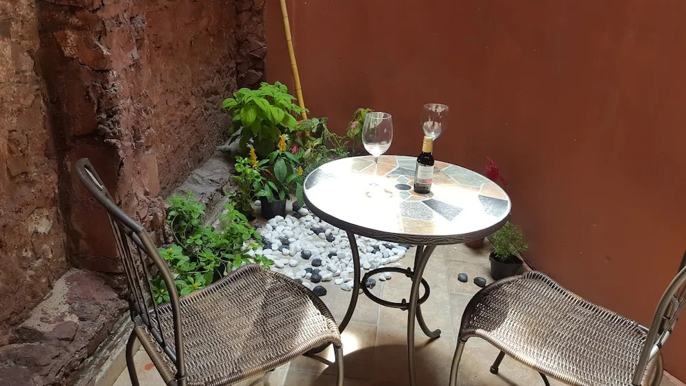 Niceplace Inn