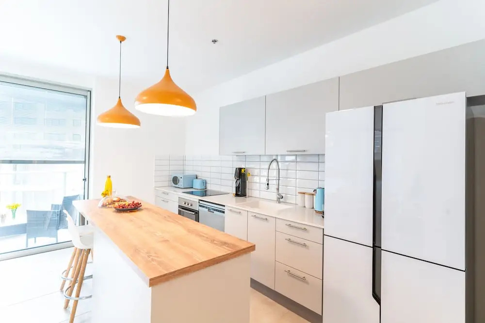 MAMAD - Sunlit Urban Escape with Balcony by Sea N Rent