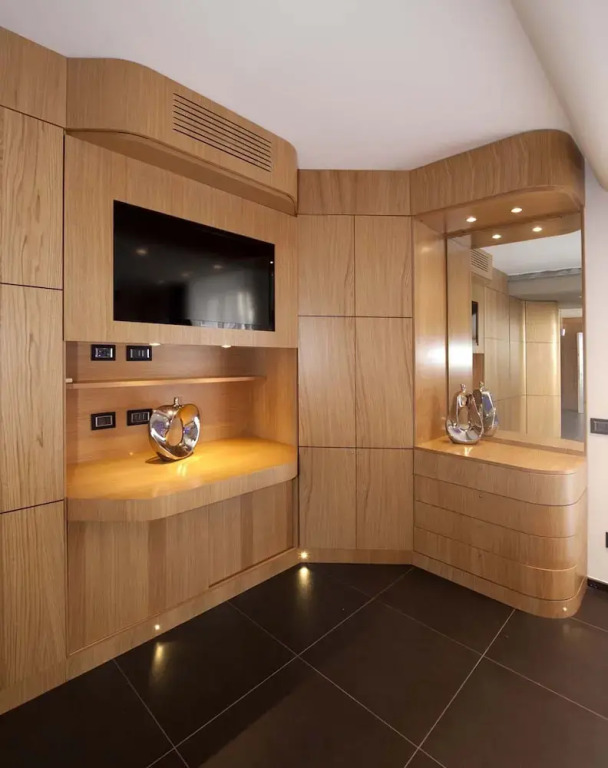 Suite Tower